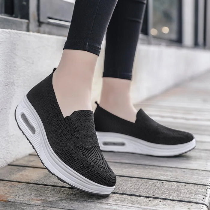 Lightweight And Non Slip Comfy Sneakers