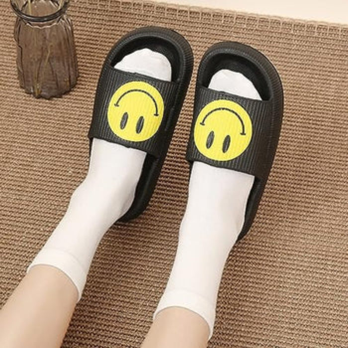 Outdoor Smile Pattern Slippers