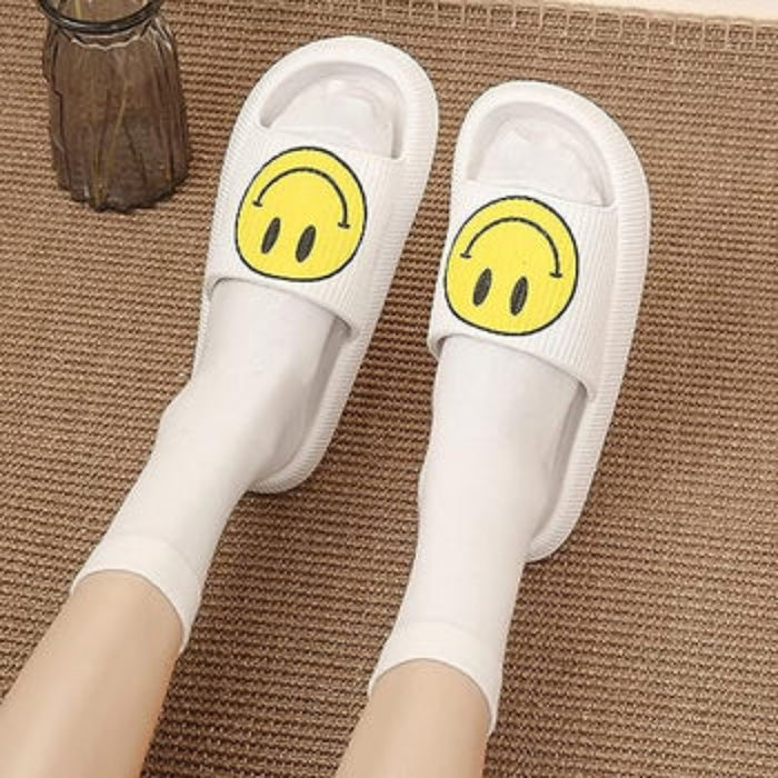 Outdoor Smile Pattern Slippers