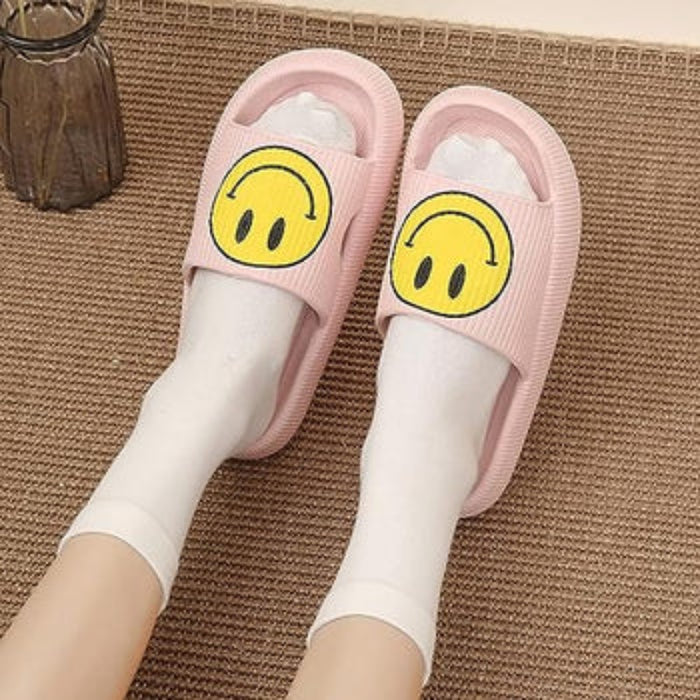 Outdoor Smile Pattern Slippers