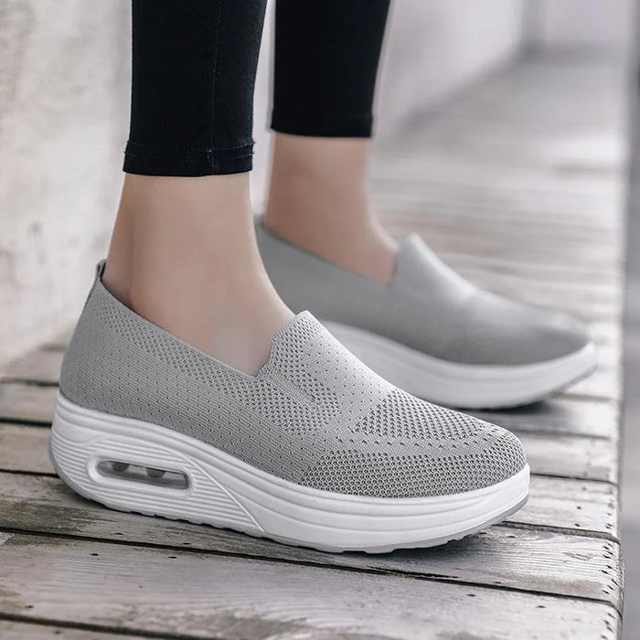 Lightweight And Non Slip Comfy Sneakers